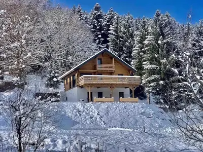 L'établissement CHALET LES 2 MARMOTTES 4 étoiles Bain nordique, Pétanque en hiver