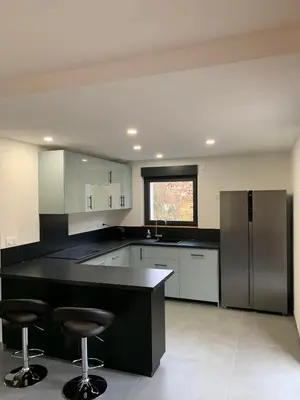 Cuisine ou kitchenette dans l'établissement Maison familiale des Privilèges
