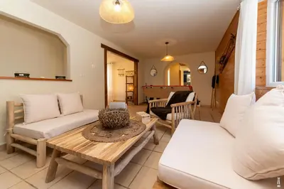 Coin salon dans l'établissement la grande cabane du Blanc Ruxel