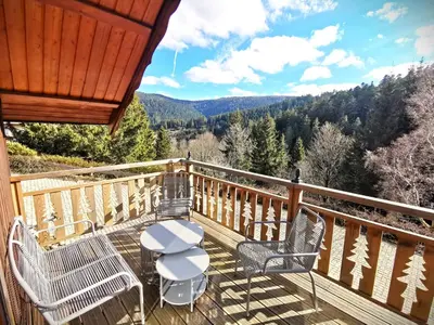 Vue générale sur la montagne ou vue sur la montagne depuis le chalet