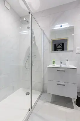 Salle de bains dans l'établissement Deluxe studio tout équipé - hyper centre historique