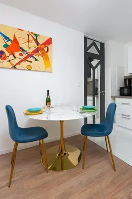Cuisine ou kitchenette dans l'établissement Deluxe studio tout équipé - hyper centre historique