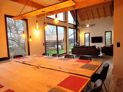 Coin salon dans l'établissement Chalet Lignum, Exceptionnel - Sauna & SPA - vue sur les montagnes, 8 minutes des pistes.
