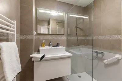 Salle de bains dans l'établissement Chabi Cottage Gîte au coeur d'Eguisheim