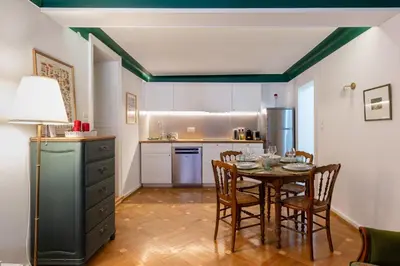 Cuisine ou kitchenette dans l'établissement Chabi Cottage Gîte au coeur d'Eguisheim
