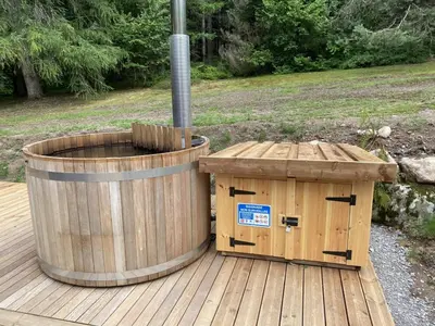 Plan de l'établissement LE FISHING LODGE Chalet en bois avec bain nordique
