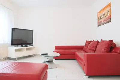 Télévision ou salle de divertissement dans l'établissement {La Parenthèse Heureuse}, proche Bâle, Rhin, Forêt