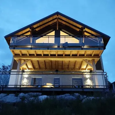 Balcon ou terrasse dans l'établissement Chalet l'URSUS - séjour premium avec vue montagne