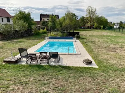 Piscine de l'établissement Entre vignes et châteaux. ou située à proximité