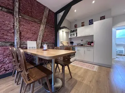 Cuisine ou kitchenette dans l'établissement B'm Gretel - Duplex 4 pers - Vue Cathédrale - Centre Historique