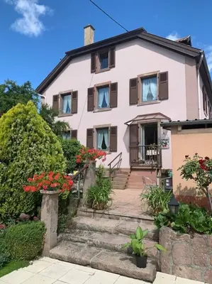 Jardin de l'établissement ALSACE GITE 5 PERSONNES - 3 CHAMBRES - 2 SDB