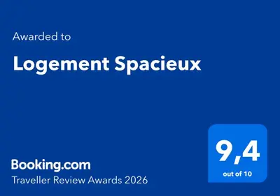 Certificat, récompense, panneau ou autre document affiché dans l'établissement Logement Spacieux