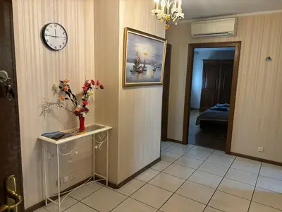 Un ou plusieurs lits dans un hébergement de l'établissement Steps from Basel and Train Spacious 120 m2 Apartment in Saint Louis with Terrace and Garden