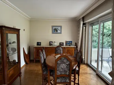 Coin salon dans l'établissement Steps from Basel and Train Spacious 120 m2 Apartment in Saint Louis with Terrace and Garden