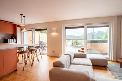 Cuisine ou kitchenette dans l'établissement Moho Mountain Home, les animaux fantastiques