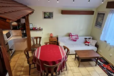 Cuisine ou kitchenette dans l'établissement Au Petit Petonfaing