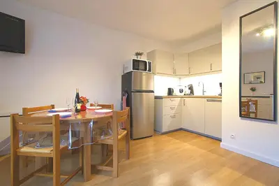 Cuisine ou kitchenette dans l'établissement L'Ourson Randonneur - Station de ski à 600m