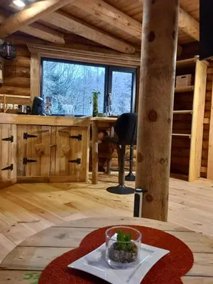 Cuisine ou kitchenette dans l'établissement LA YOURTE DU RANDONNEUR