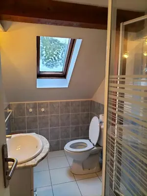 Salle de bains dans l'établissement gite La Forêt