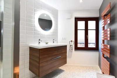 Salle de bains dans l'établissement Grand gîte dans maison alsacienne historique