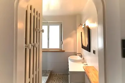 Salle de bains dans l'établissement Villa P'tite Noisette - charmante maison vue montagne