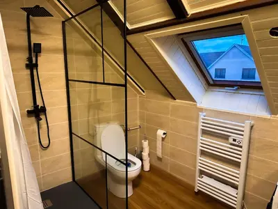 Salle de bains dans l'établissement Spacieux Appartement 3 chambres Cosy