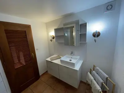 Salle de bains dans l'établissement Apartment Cali Elina