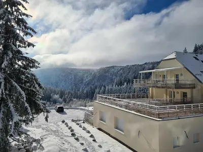 Vue générale sur la montagne ou vue sur la montagne depuis l'appartement