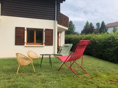 Jardin de l'établissement Chalet à Gérardmer - Vue montagne - Calme & Paisible