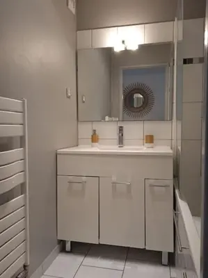Salle de bains dans l'établissement Appartement tout équipé proche General Electric