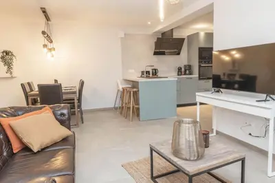 Cuisine ou kitchenette dans l'établissement Le refuge des Gouttridos, imprenable vue lac 4-5p