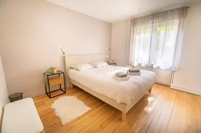 Un ou plusieurs lits dans un hébergement de l'établissement Appartement 3ch rénové en 2023 avec sauna
