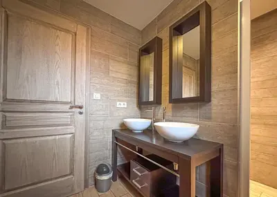 Salle de bains dans l'établissement La Grange des Mios
