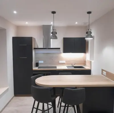 Cuisine ou kitchenette dans l'établissement Apartment calme