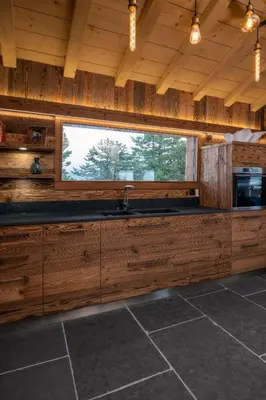 Cuisine ou kitchenette dans l'établissement Chalet du Paradis Blanc