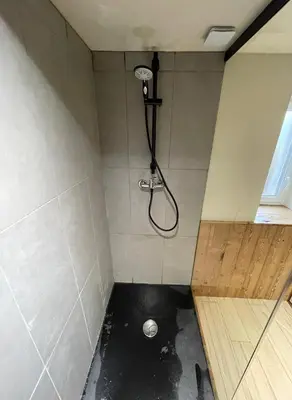 Salle de bains dans l'établissement Les Loutrons