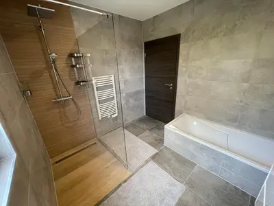Salle de bains dans l'établissement Colmar Appartement terrasse 10min centre ville
