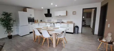 Cuisine ou kitchenette dans l'établissement Grand Appartement Cosy Chez Pépette à 5 min de Colmar