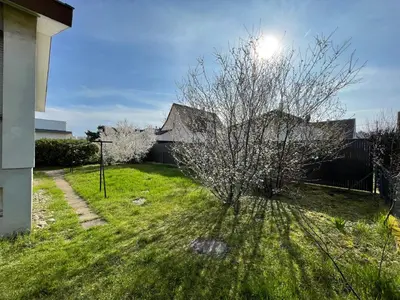Jardin de l'établissement Maison individuelle 100 m2, jardin et parking privé
