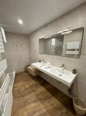 Salle de bains dans l'établissement Les pensées d'Anne & Marie duplex 4/6 Personnes