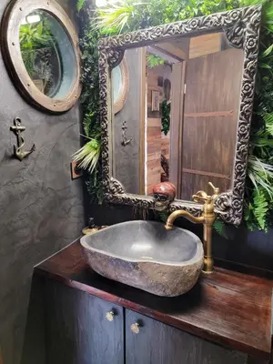 Salle de bains dans l'établissement Dormir Chez les Pirates charme & confort à 10 min de Colmar