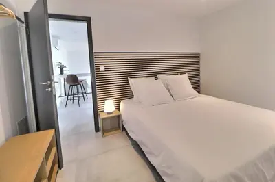 Un ou plusieurs lits dans un hébergement de l'établissement la parenthèse