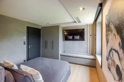 Un ou plusieurs lits dans un hébergement de l'établissement La Loge aux Loups, à 100 m du lac, piscine intérieure, sauna, cheminée, local skis vélos