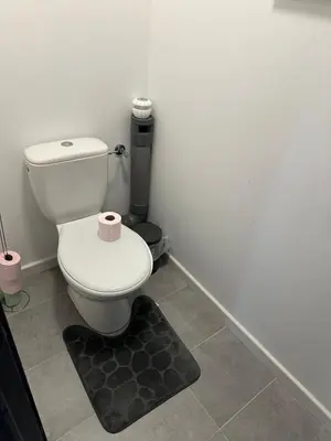 Salle de bains dans l'établissement Le Riquewihr