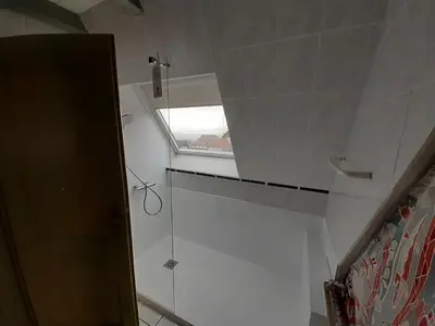 Salle de bains dans l'établissement Meublé mathilde