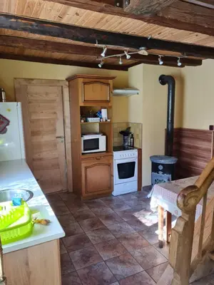 Cuisine ou kitchenette dans l'établissement la maison bleue