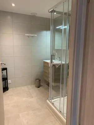 Salle de bains dans l'établissement Gite Soleil du Matin à Beblenheim Parking privé