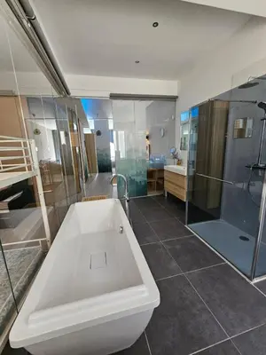 Salle de bains dans l'établissement Le loft K- centre Colmar - jusqu'à 10 personnes