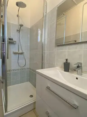 Salle de bains dans l'établissement Bel appartement spacieux T4 La Citadelle de 92m2