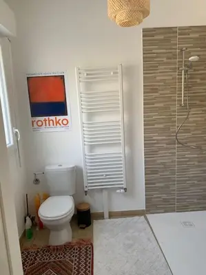 Salle de bains dans l'établissement Maison des mésanges